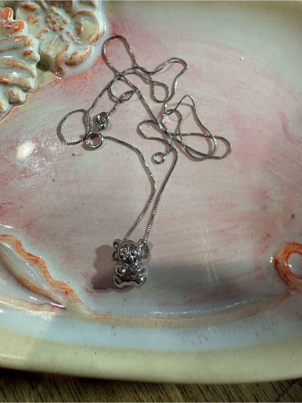 18k white gold teddy bear charm on chain. - Picture 5 of 8